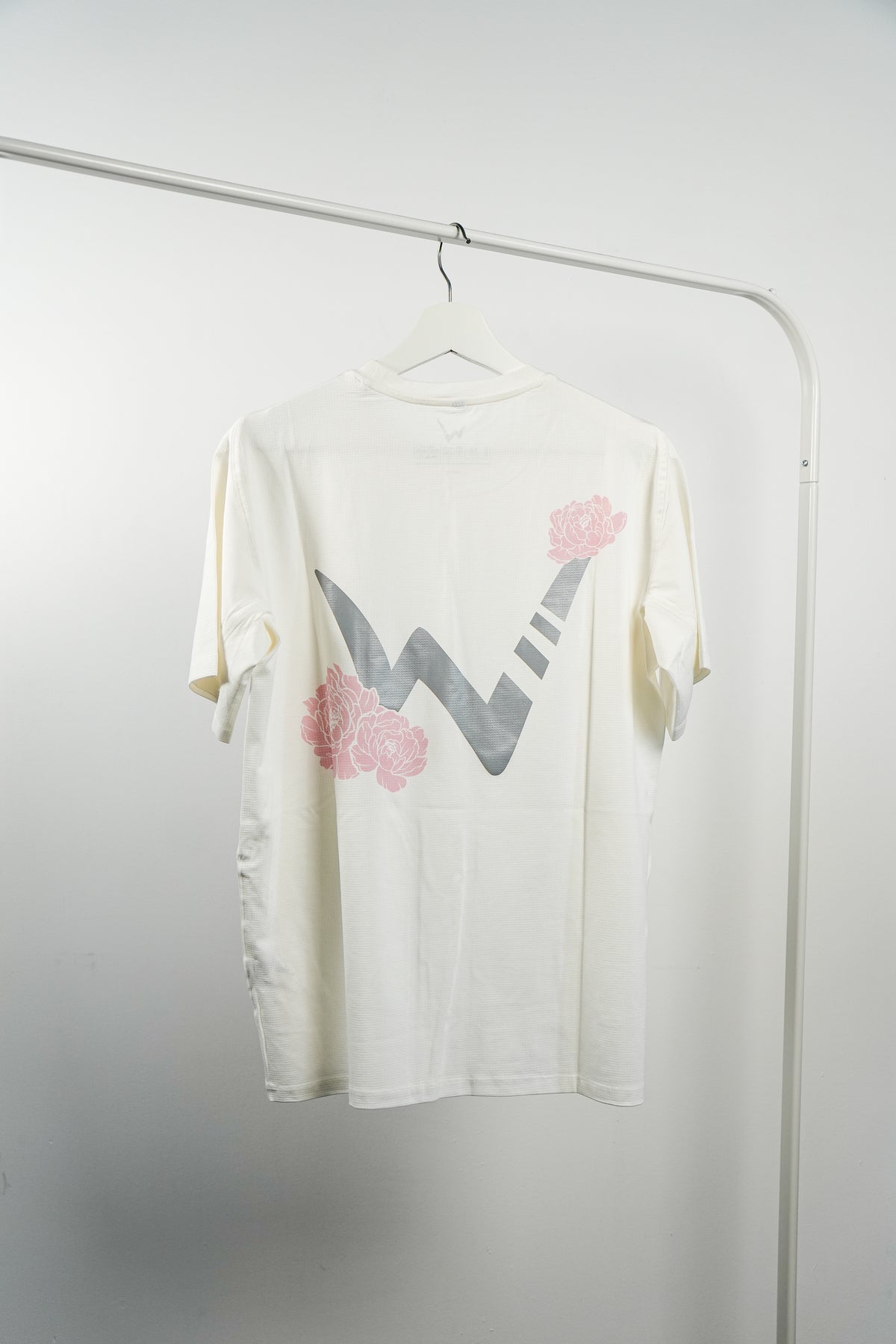Peony Performance Tee - White/Blush