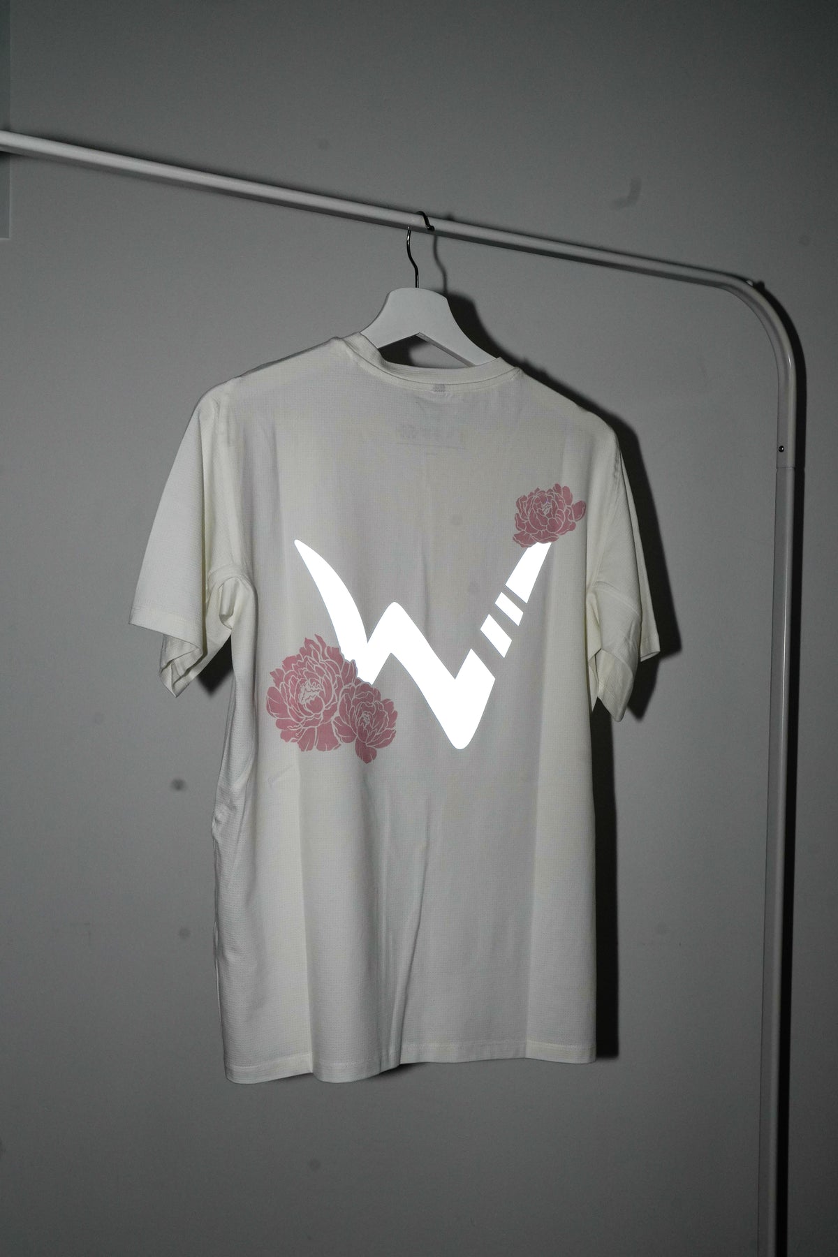 Peony Performance Tee - White/Blush
